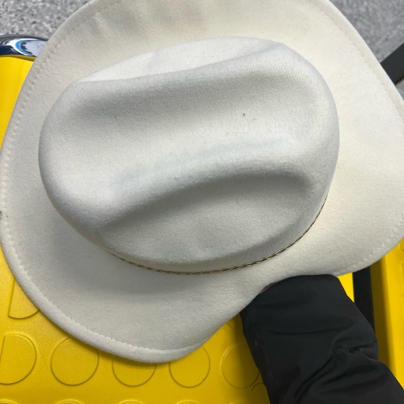 VINCE CAMUTO BUNDLE 2 - Picture 6 of 12